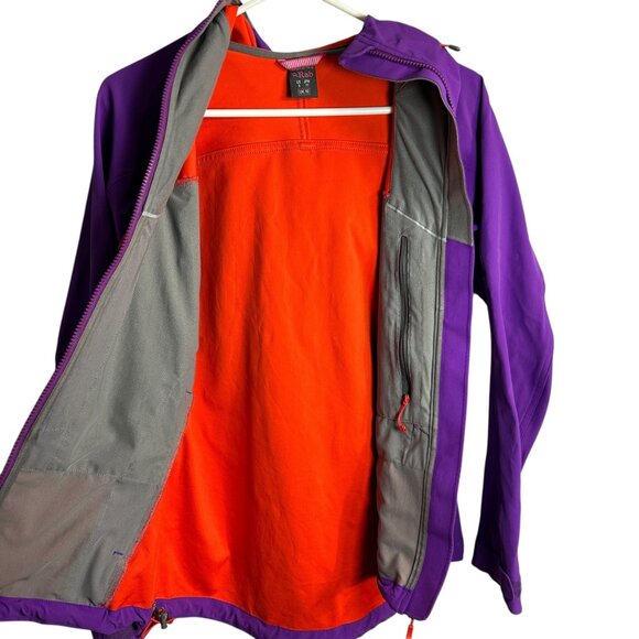 None - Picture 5 of 16